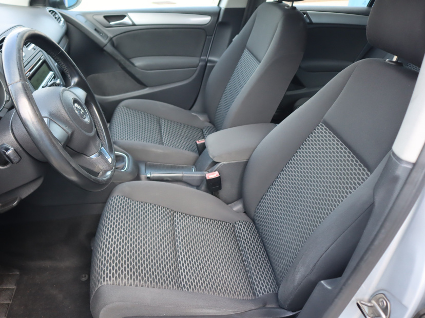 Volkswagen Golf, 2010