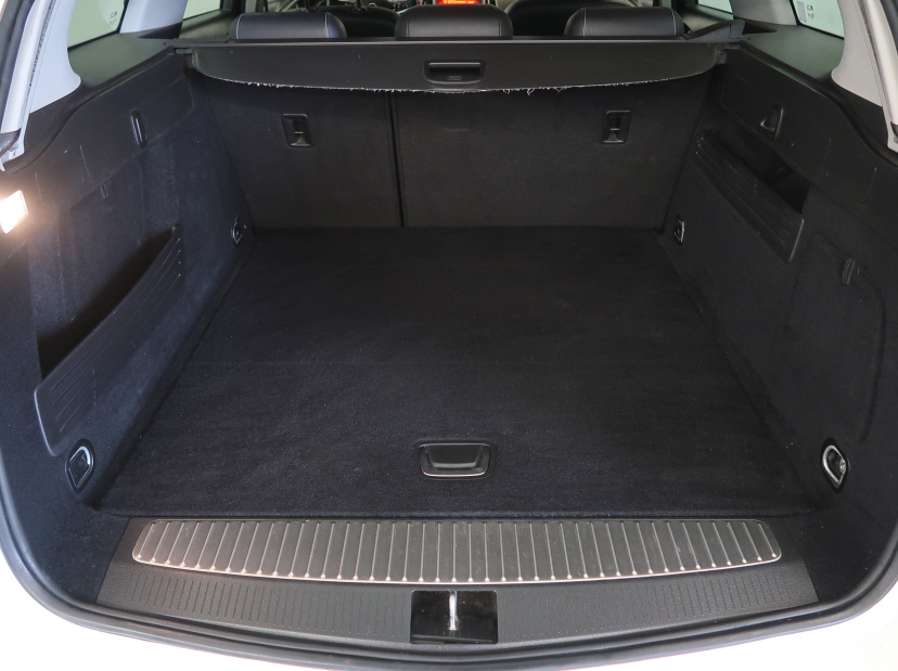 Opel Astra, 2011