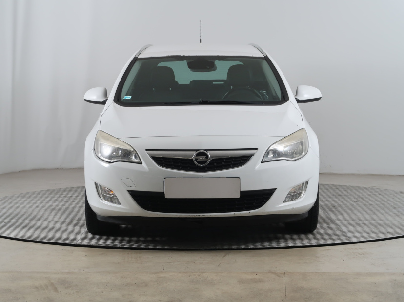 Opel Astra, 2011
