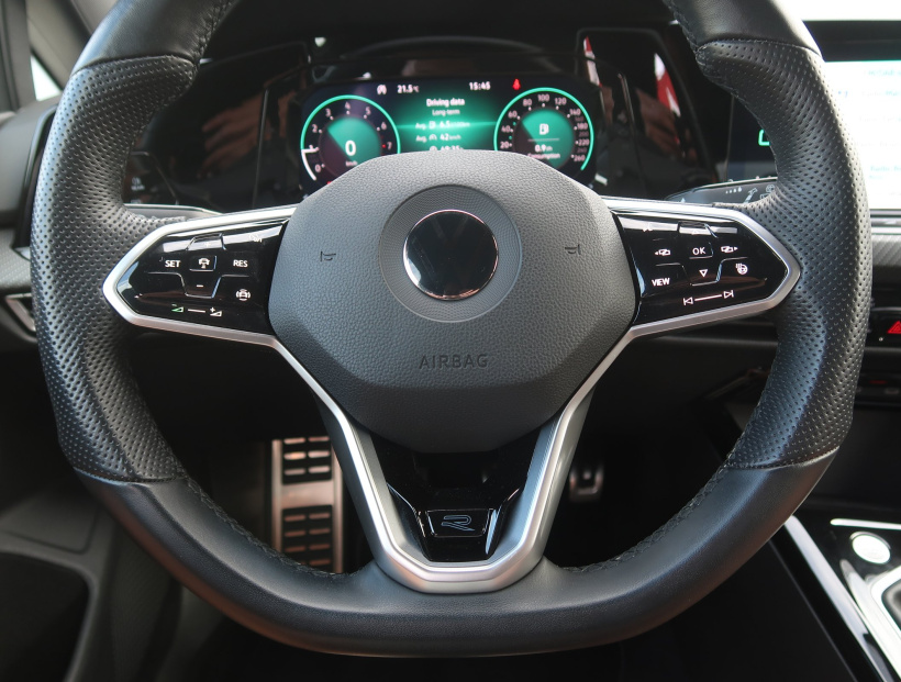 Volkswagen Golf, 2022
