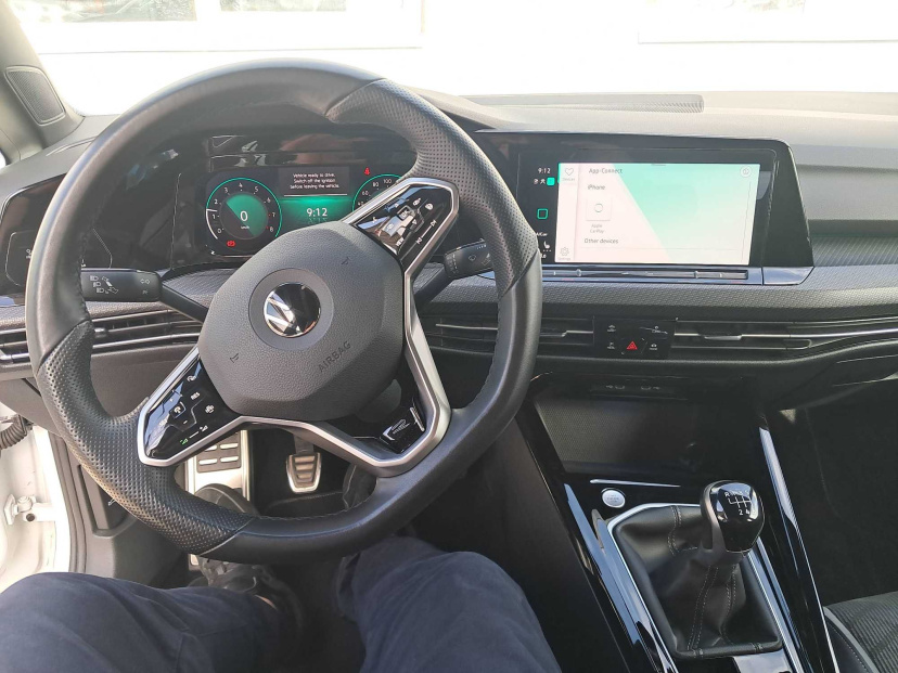 Volkswagen Golf, 2022