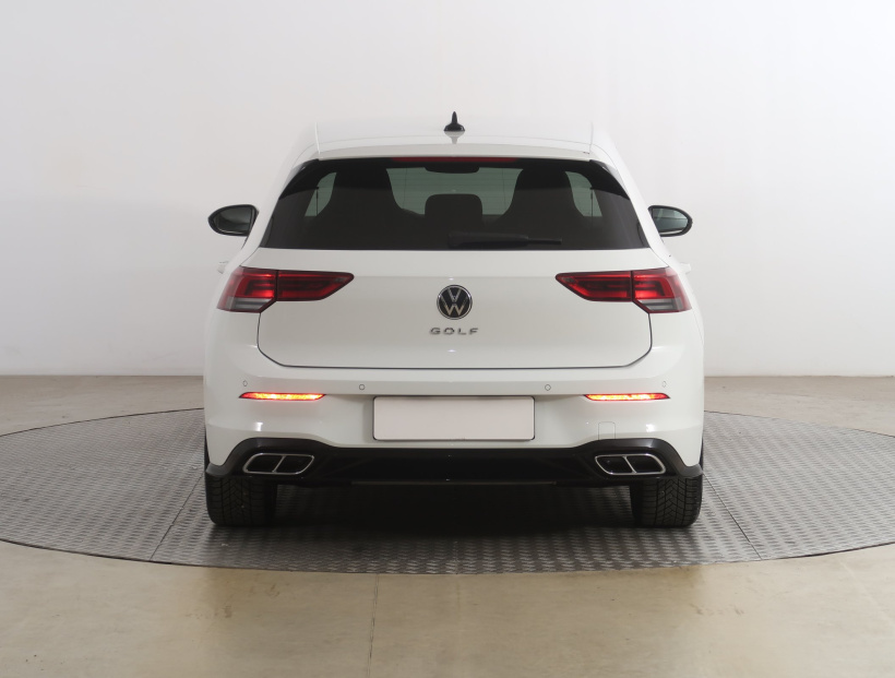 Volkswagen Golf, 2022