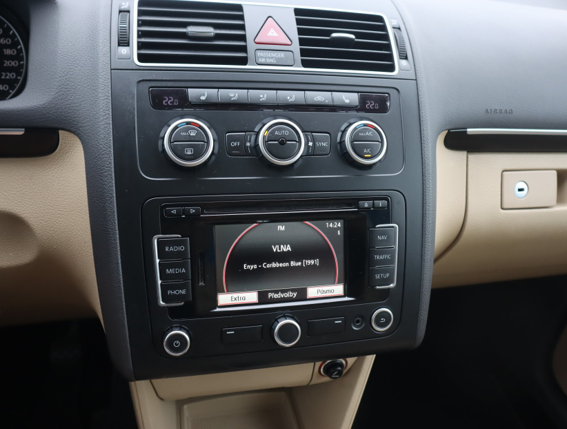 Volkswagen Touran, 2012