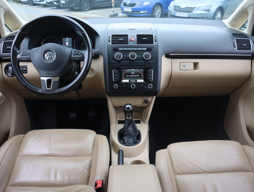 Volkswagen Touran, 2012