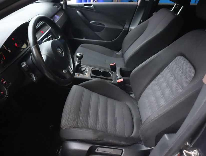 Volkswagen Passat, 2010