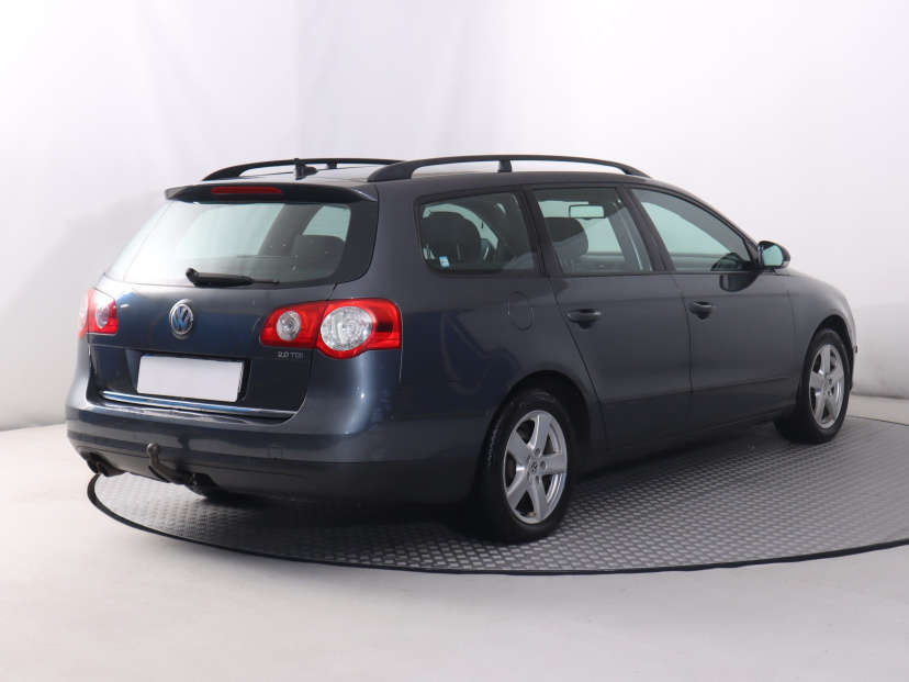 Volkswagen Passat, 2010
