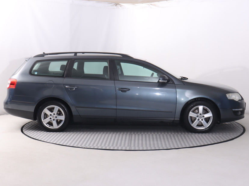 Volkswagen Passat, 2010