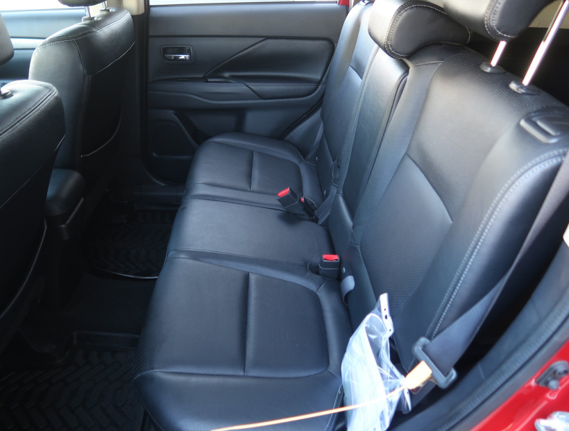 Mitsubishi Outlander, 2015