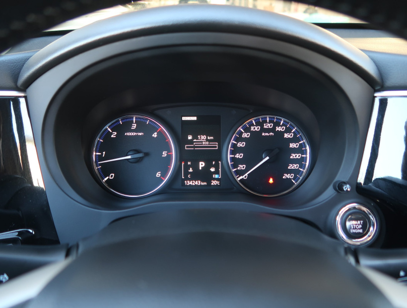Mitsubishi Outlander, 2015