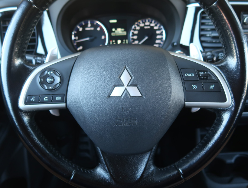Mitsubishi Outlander, 2015