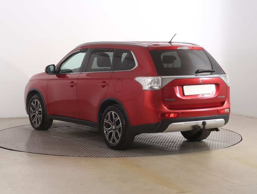 Mitsubishi Outlander, 2015