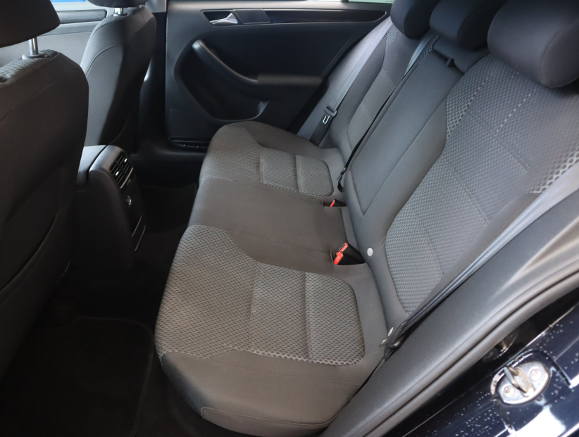 Volkswagen Jetta, 2012