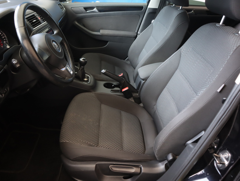 Volkswagen Jetta, 2012