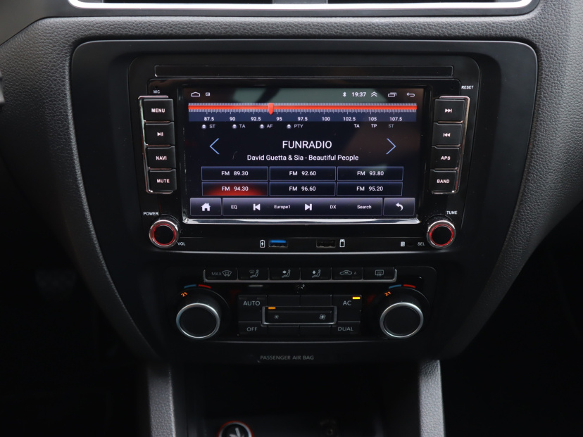 Volkswagen Jetta, 2012