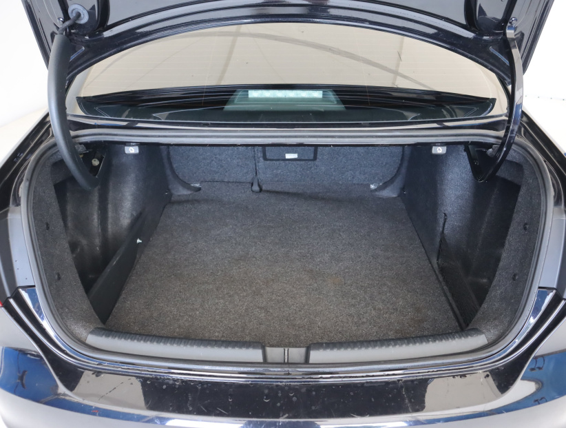 Volkswagen Jetta, 2012
