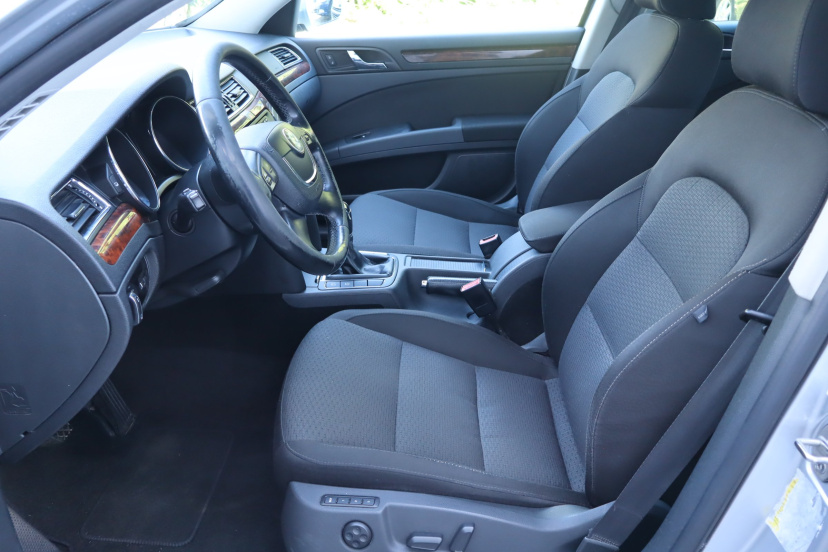 Škoda Superb, 2011