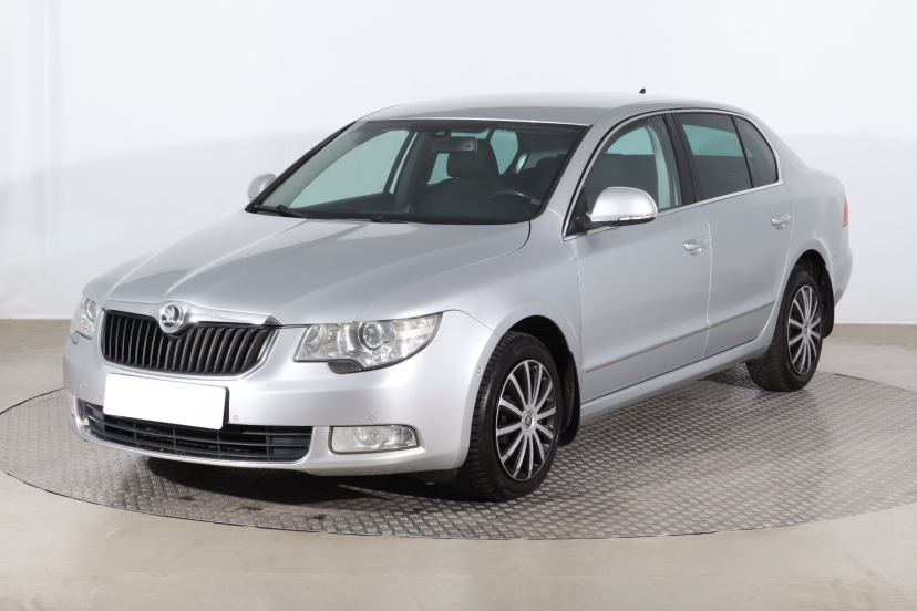 Škoda Superb, 2011