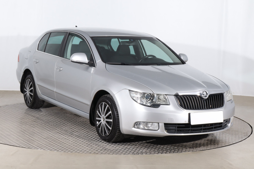 Škoda Superb, 2011