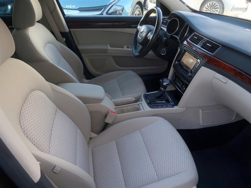 Škoda Superb, 2012