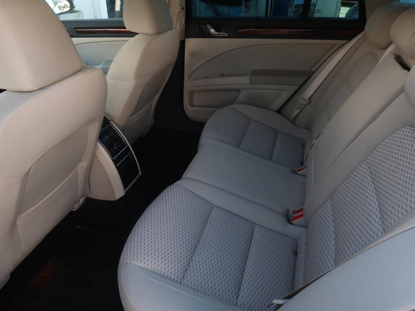 Škoda Superb, 2012