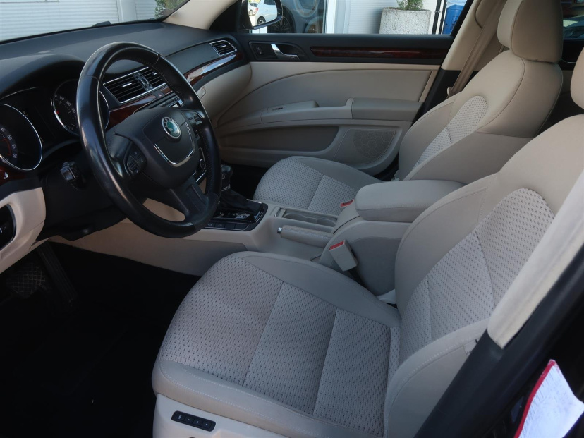 Škoda Superb, 2012