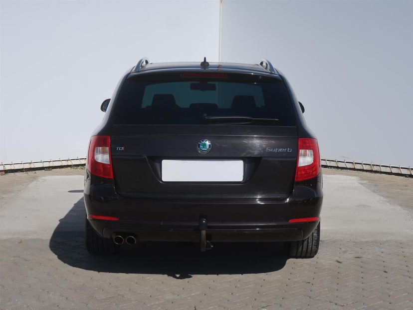 Škoda Superb, 2012