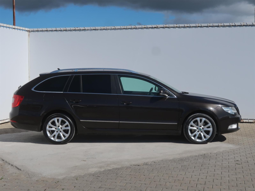 Škoda Superb, 2012
