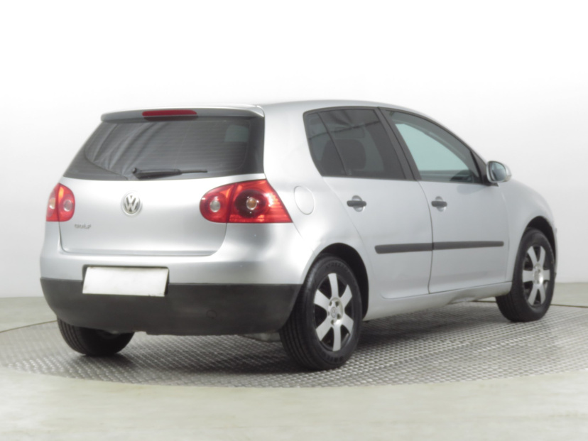 Volkswagen Golf, 2004