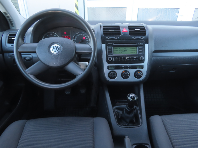 Volkswagen Golf, 2004