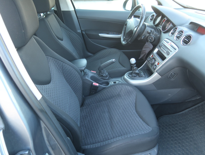 Peugeot 308, 2010