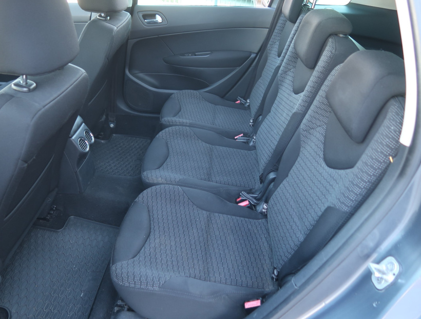 Peugeot 308, 2010
