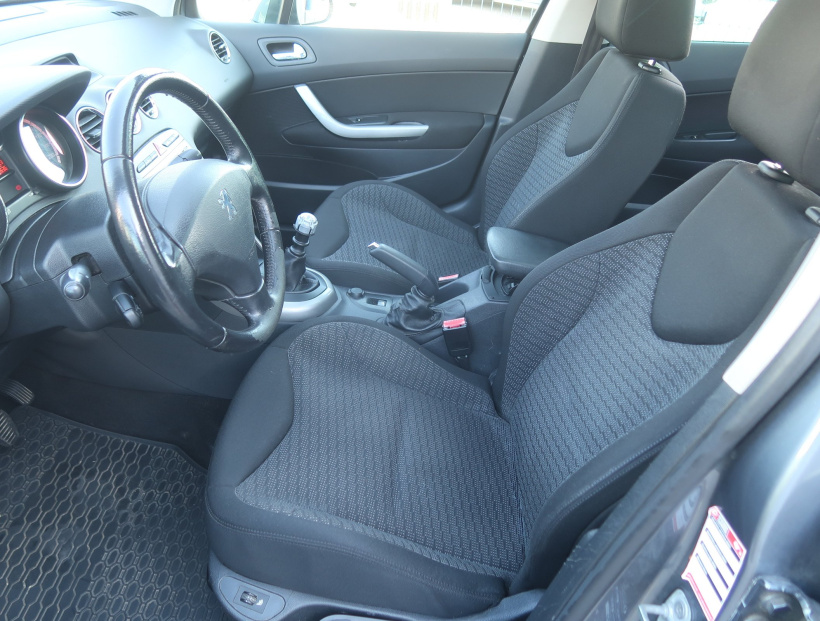 Peugeot 308, 2010