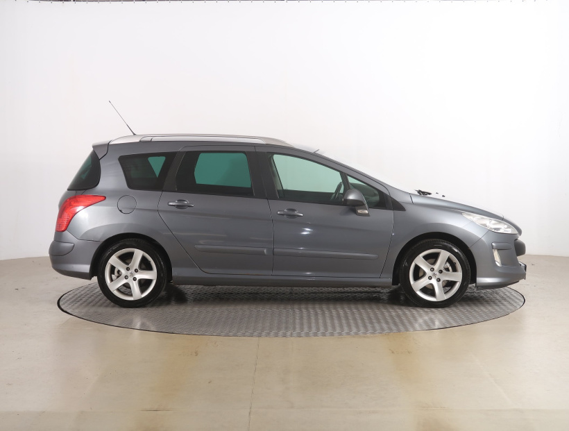 Peugeot 308, 2010