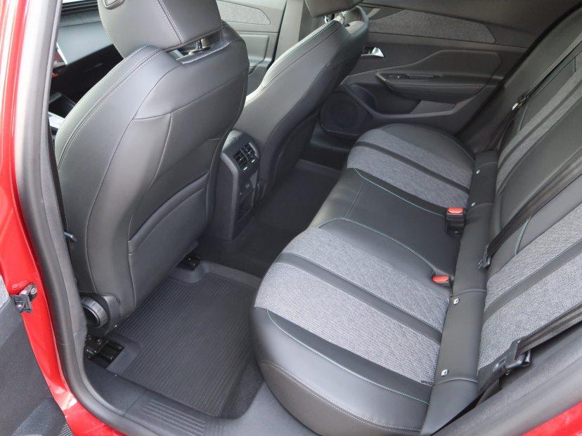 Peugeot 408, 2023