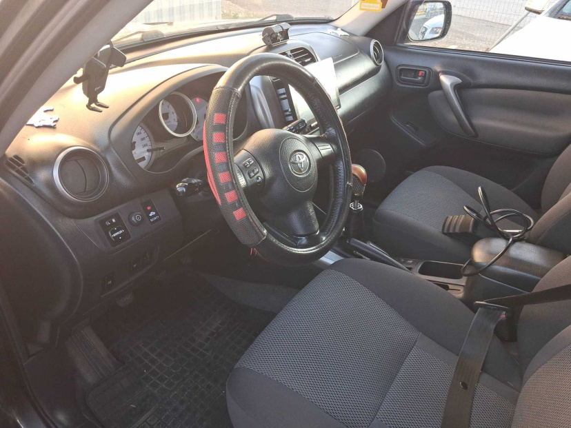 Toyota RAV 4, 2004