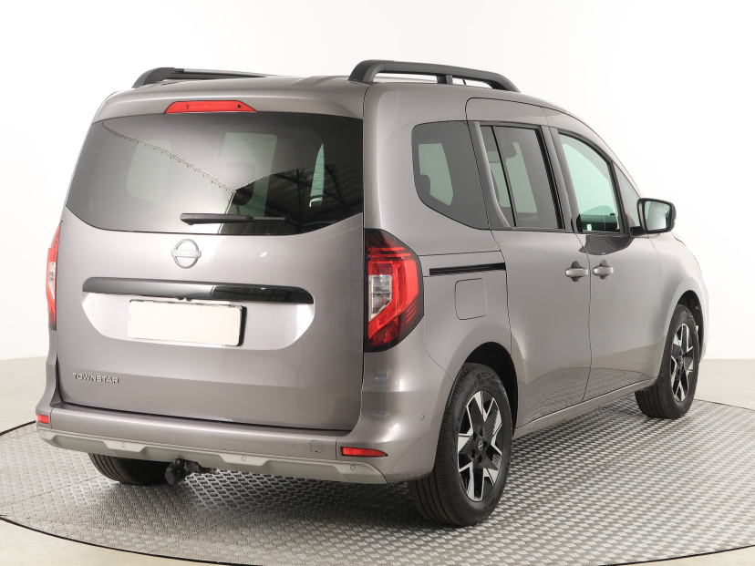 Nissan Townstar, 2024