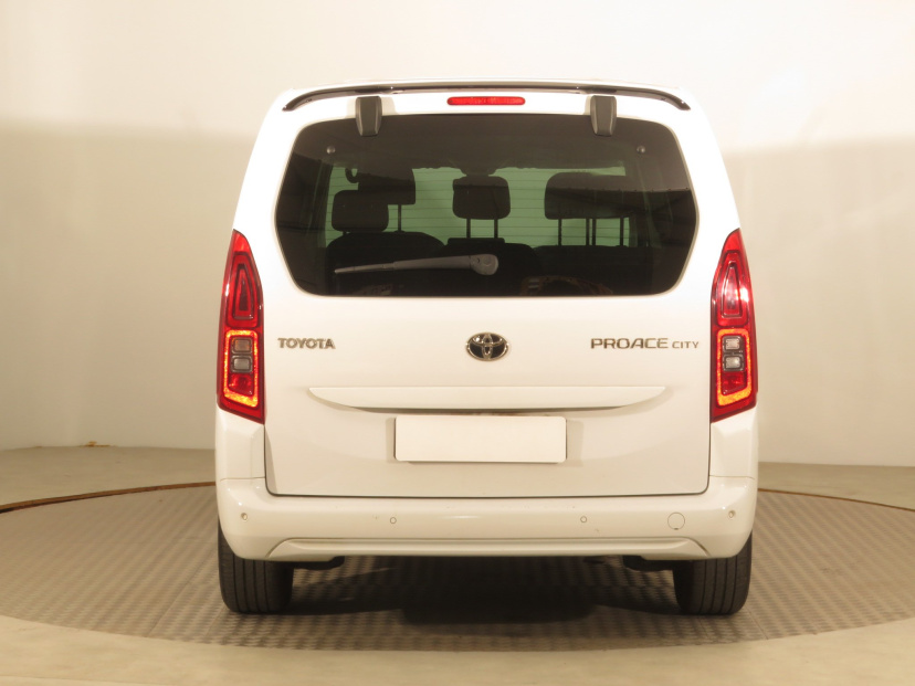 Toyota ProAce City Verso, 2024