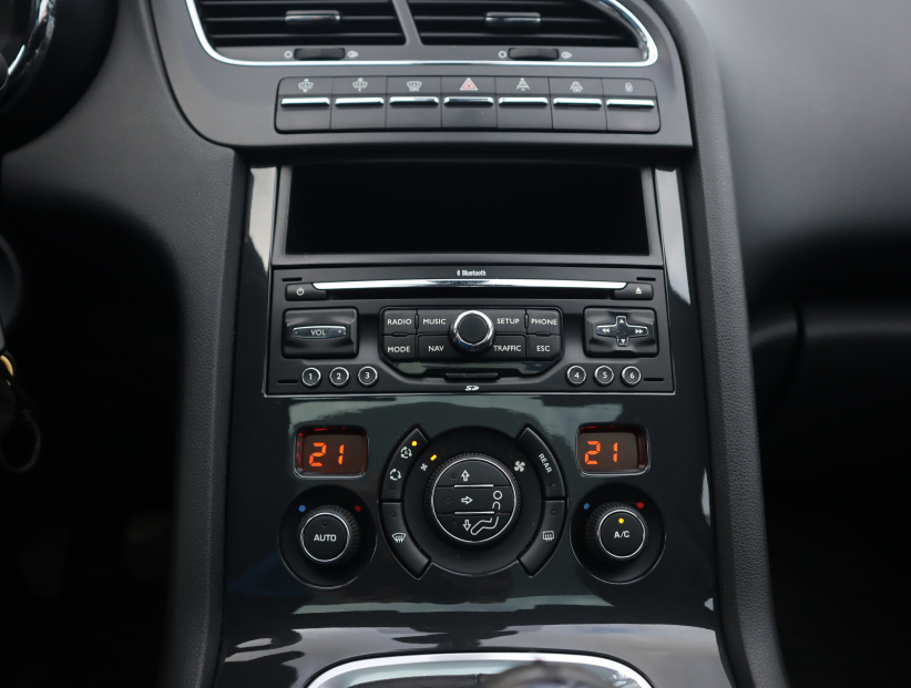 Peugeot 5008, 2011