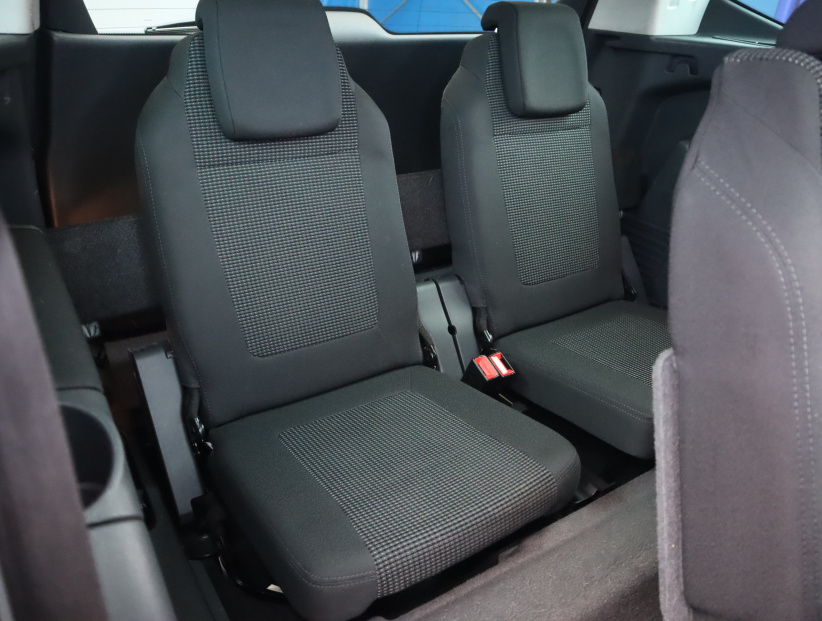 Peugeot 5008, 2011