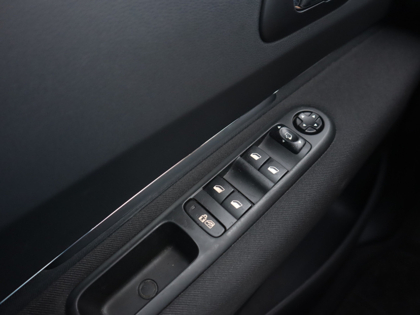 Peugeot 5008, 2011