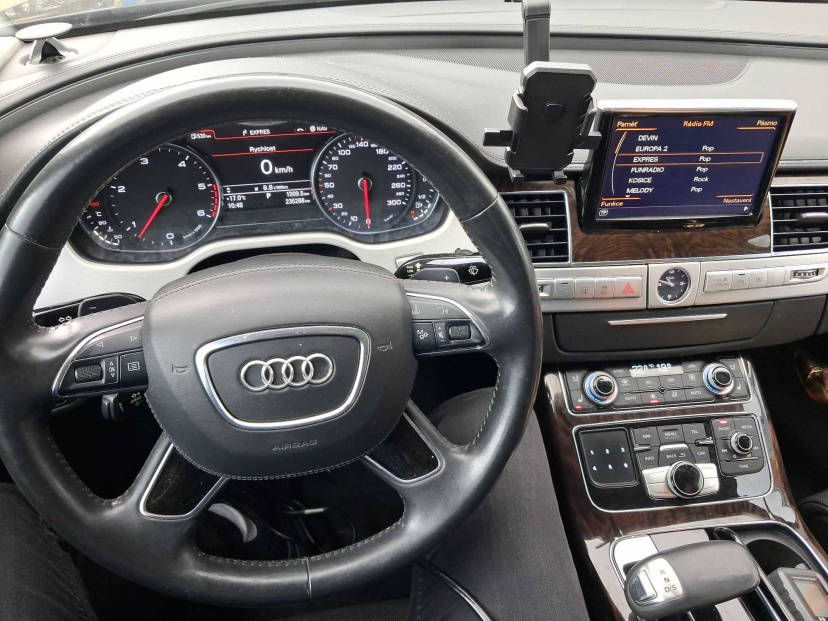 Audi A8, 2012