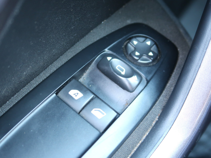 Peugeot 2008, 2014