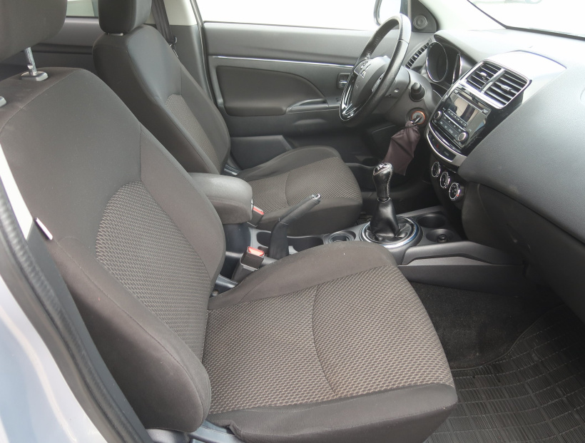 Mitsubishi ASX, 2016