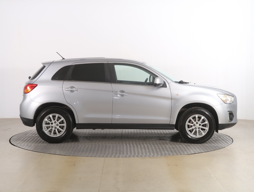 Mitsubishi ASX, 2016