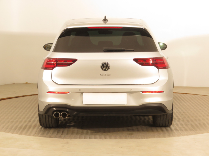 Volkswagen Golf, 2022