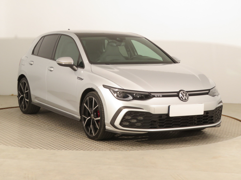 Volkswagen Golf, 2022