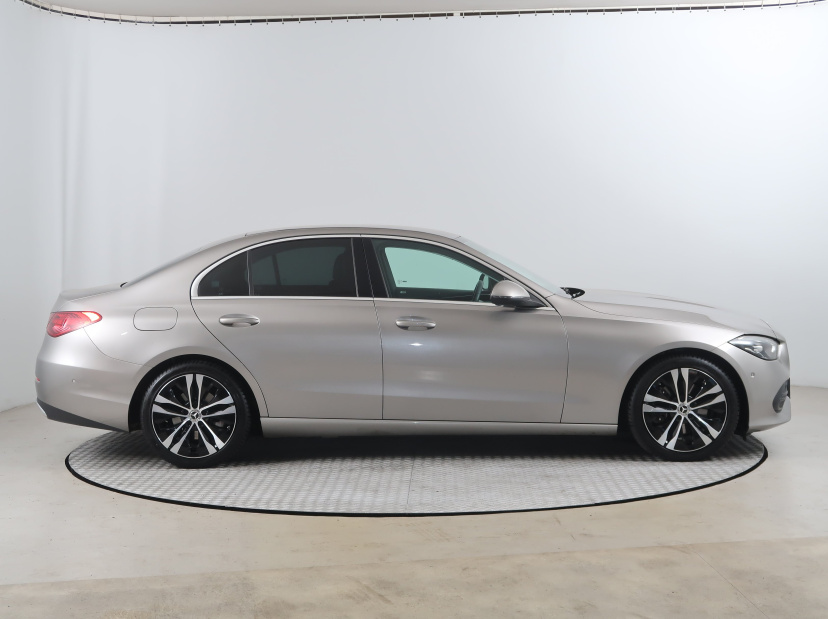 Mercedes-Benz C, 2022