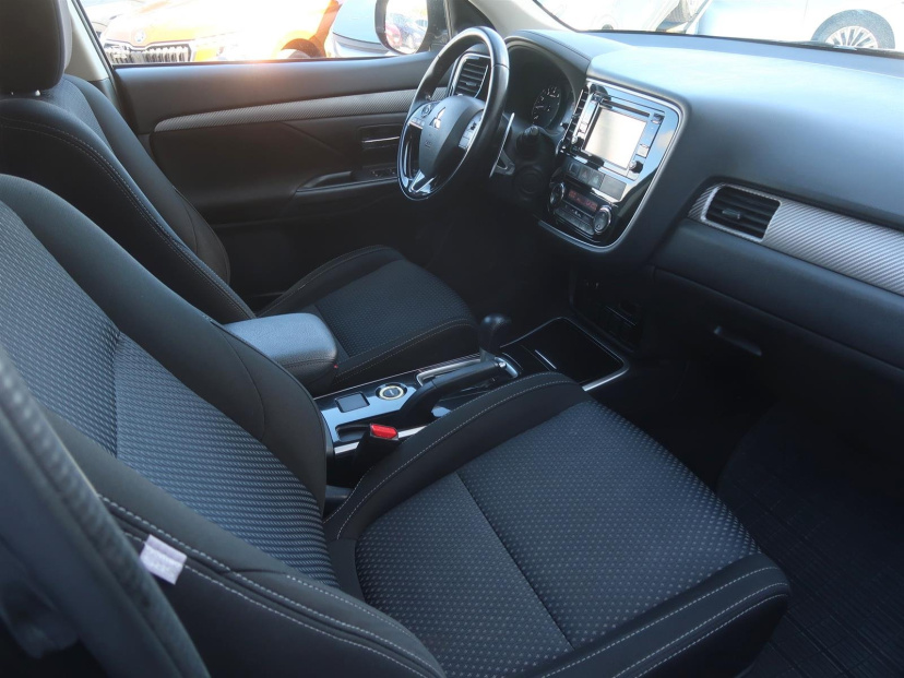 Mitsubishi Outlander, 2017