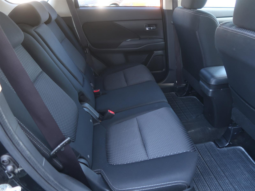 Mitsubishi Outlander, 2017