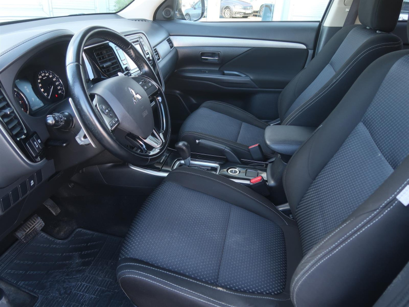 Mitsubishi Outlander, 2017